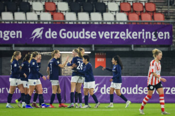 HERA United juicht na een treffer tegen Sparta Rotterdam