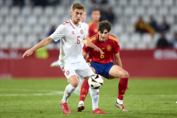 Oscar Fraulo tegen Jong Spanje