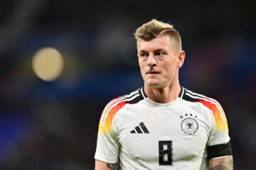 Toni Kroos namens Duitsland