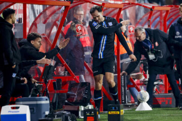 Sam Kersten is boos na zijn wissel tegen FC Twente