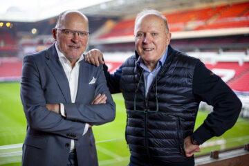 Willy en René van de Kerkhof in het Philips Stadion