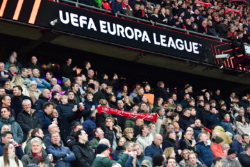FC Twente-fans tijdens een thuiswedstrijd in de Europa League