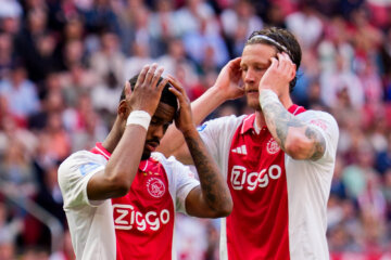 Jorrel Hato en Wout Weghorst balen