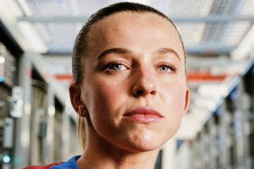 Jackie Groenen in het nieuwe tenue van PSG