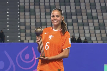 Rosalie Renfurm wint de Bronze Ball op het WK Onder 17