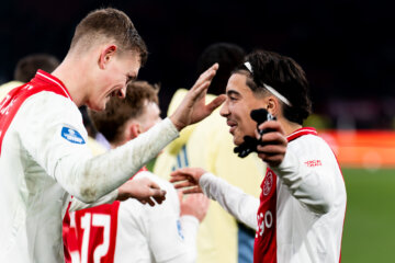 Dies Janse en Rayane Bounida in de Johan Cruijff Arena