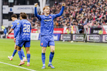 Mats Rots juicht na zijn treffer