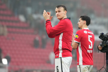 Peer Koopmeiners bedankt de AZ-fans