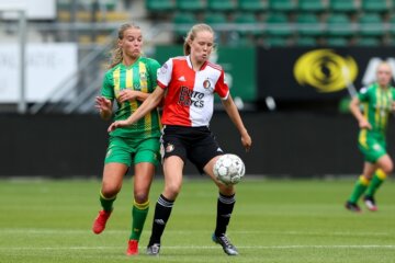 Robine de Ridder in actie namens Feyenoord