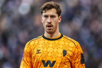 Robin Roefs in het (oranje) shirt van Sunderland