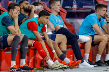 Taha op de bank bij FC Twente