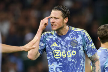 Wout Weghorst is woest in Groningen