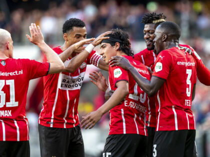 Erick Gutierrez wordt gefeliciteerd