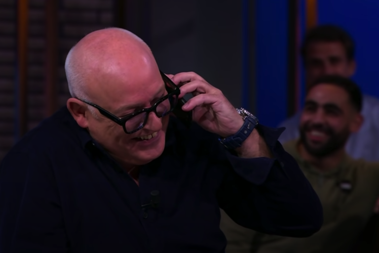 René van der Gijp aan de telefoon met Ajax-trainer Erik ten Hag
