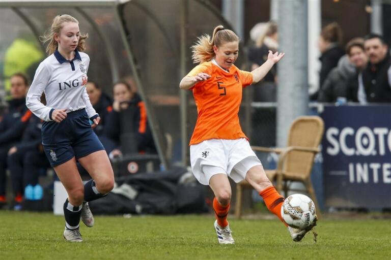 Claudia van den heiligenberg 604b3563a8bd0