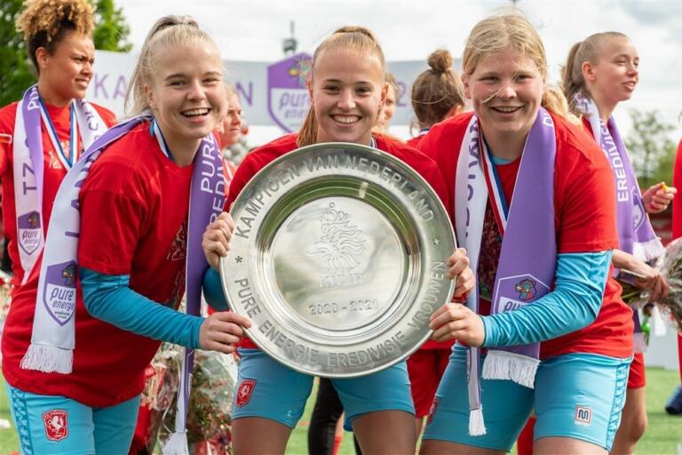 Daphne van domselaar kampioen 60af8d424fa92