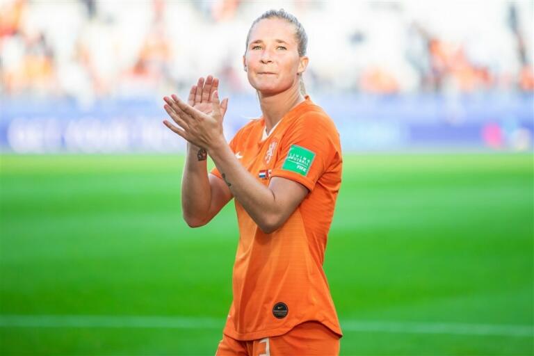 Desiree van lunteren 60f5331e504fb