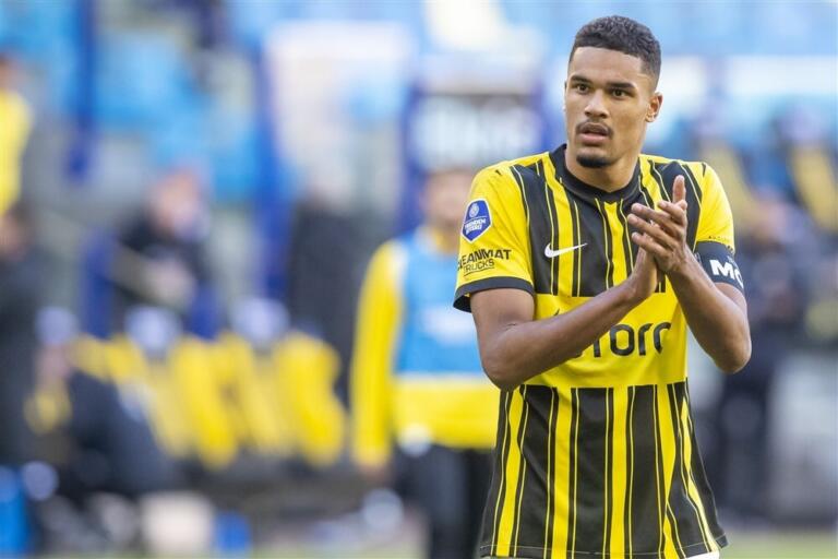 Danilho Doekhi na de nederlaag tegen Go Ahead Eagles