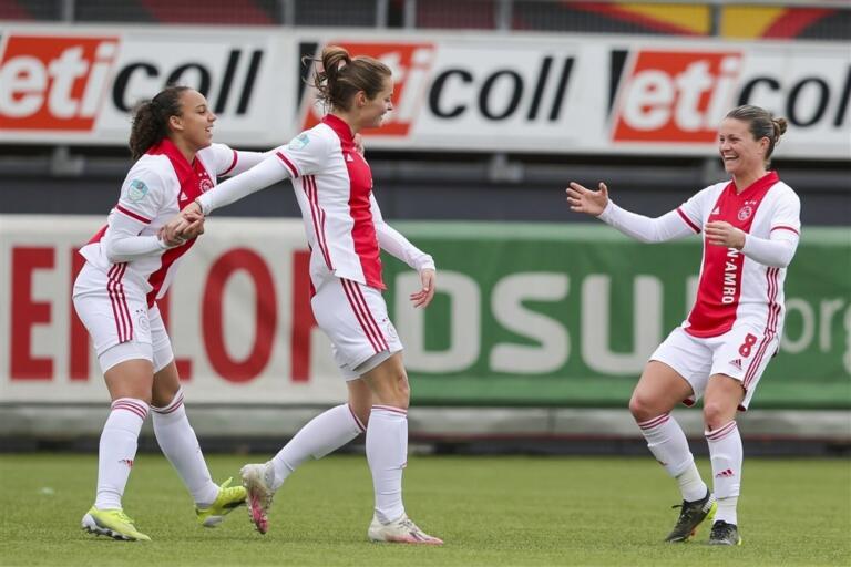 Eshly bakker sherida spitse ajax 606c3958f0d58