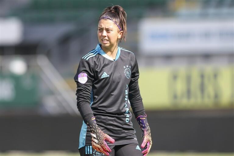 Isa pothof ajax debuut 613f1fa1c8d77