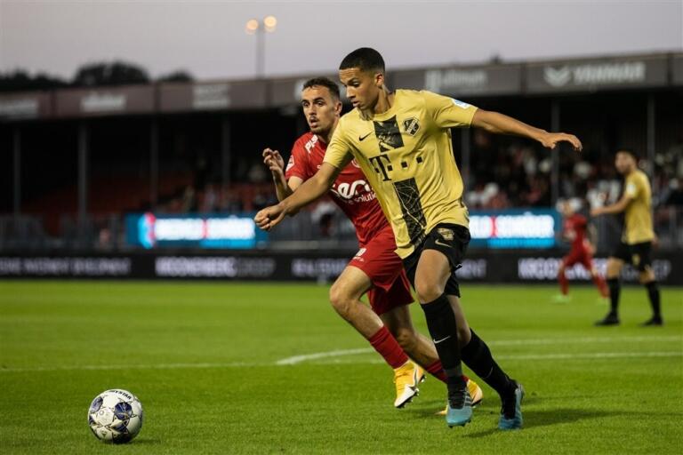 Joshua mukeh jong fc utrecht 6116cbc7431ca