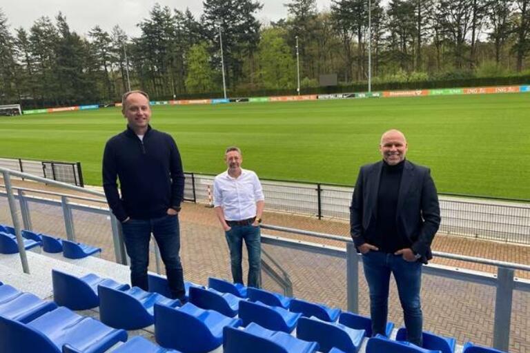 Mark parsons knvb bondscoach 60a680b3ba1be