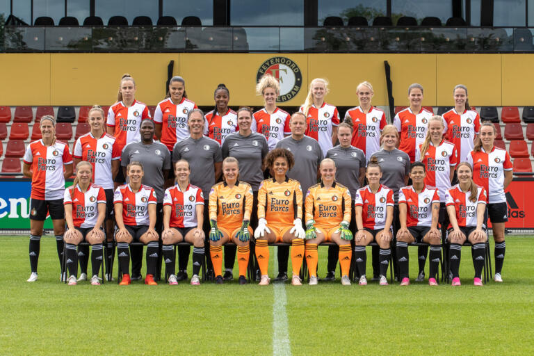 Op feyenoord teamfoto 610ea561af21f