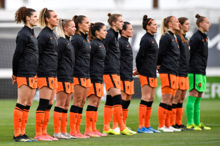Op oranjeleeuwinnen opstelling 6075b67dac66e