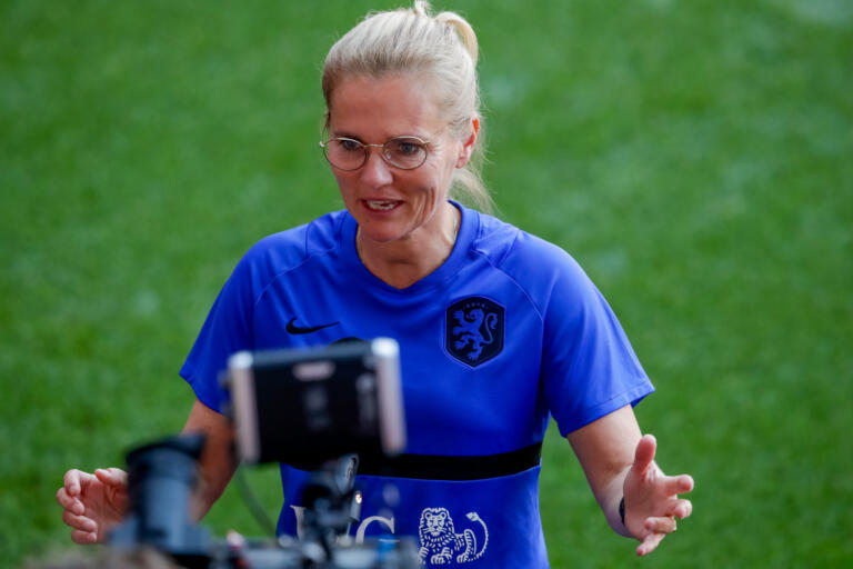 Op sarina wiegman 60c8413d32423
