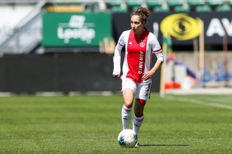 Op soraya verhoeve ajax 60df21aa524da
