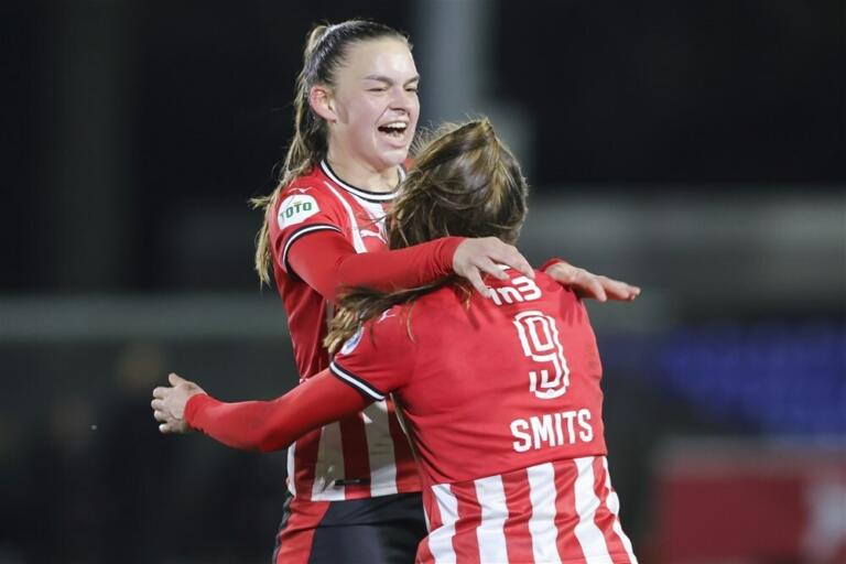 Romee leuchter joelle smits psv 605321410bf58