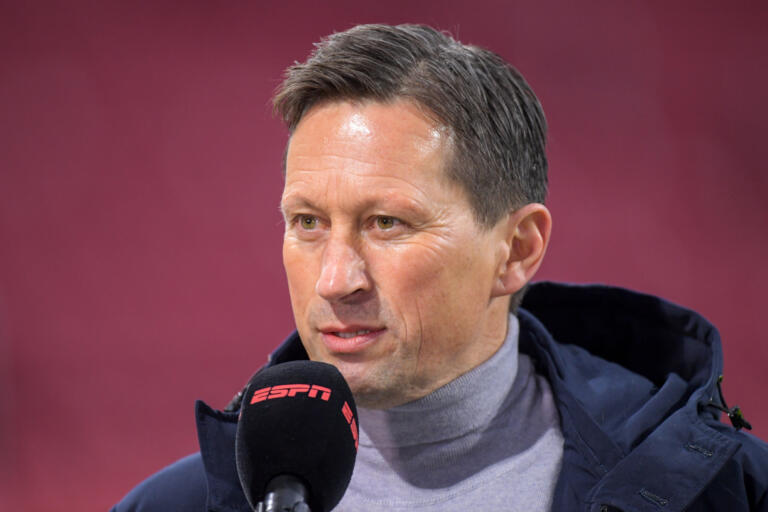 Roger Schmidt voor de camera van ESPN