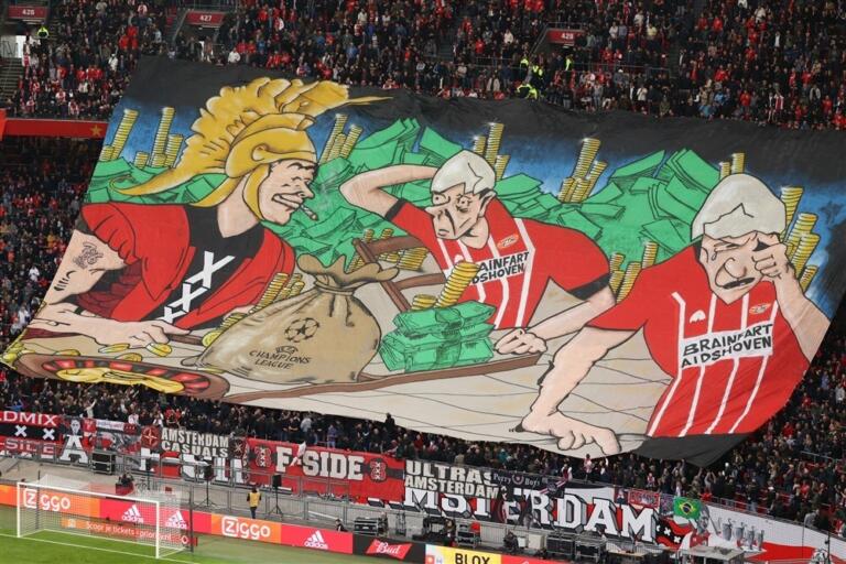 Het spandoek dat getoond werd voor Ajax - PSV