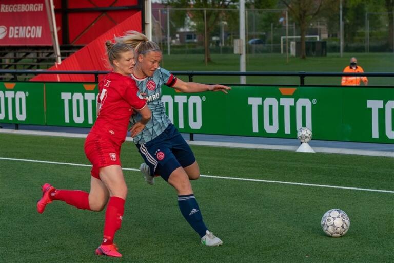 Stefanie van der gragt fc twente ajax 609f928bf24ff