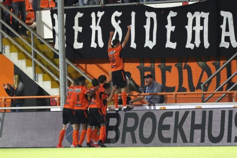 Volendam 61408995066ab