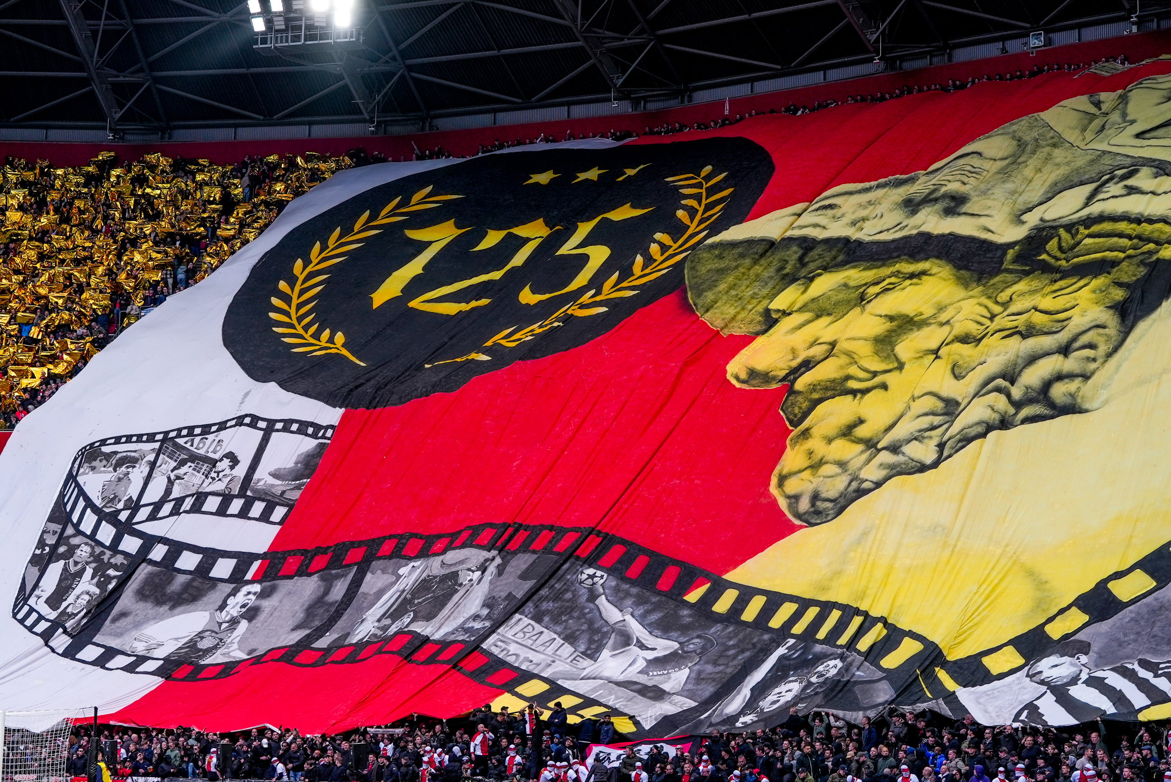 Spandoek voor het 125-jarig bestaan van Ajax
