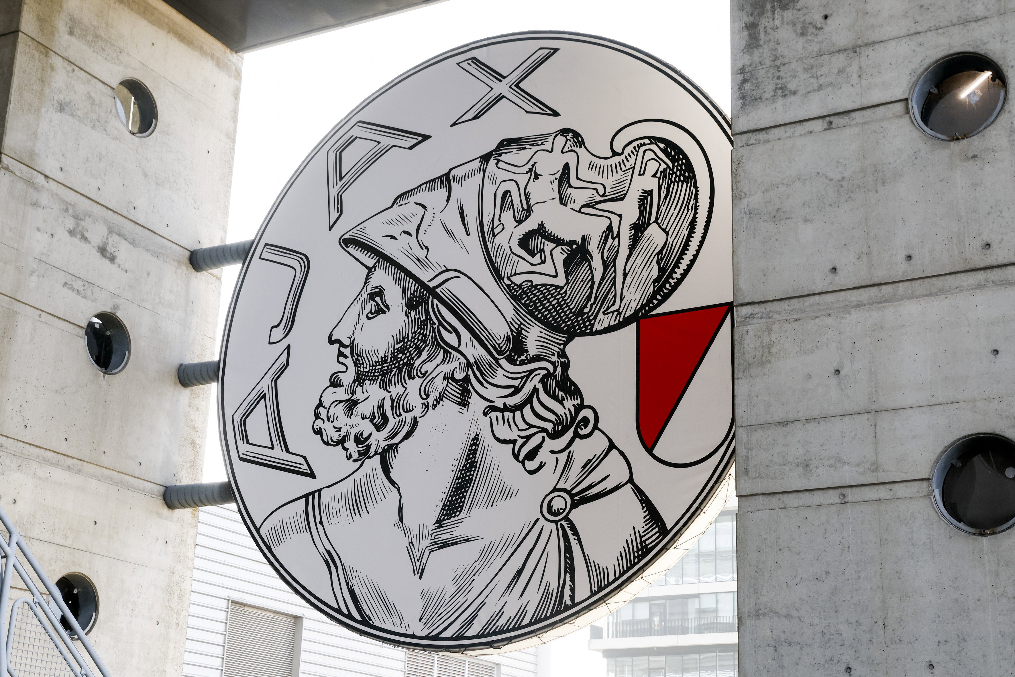 Het logo van Ajax in de Arena