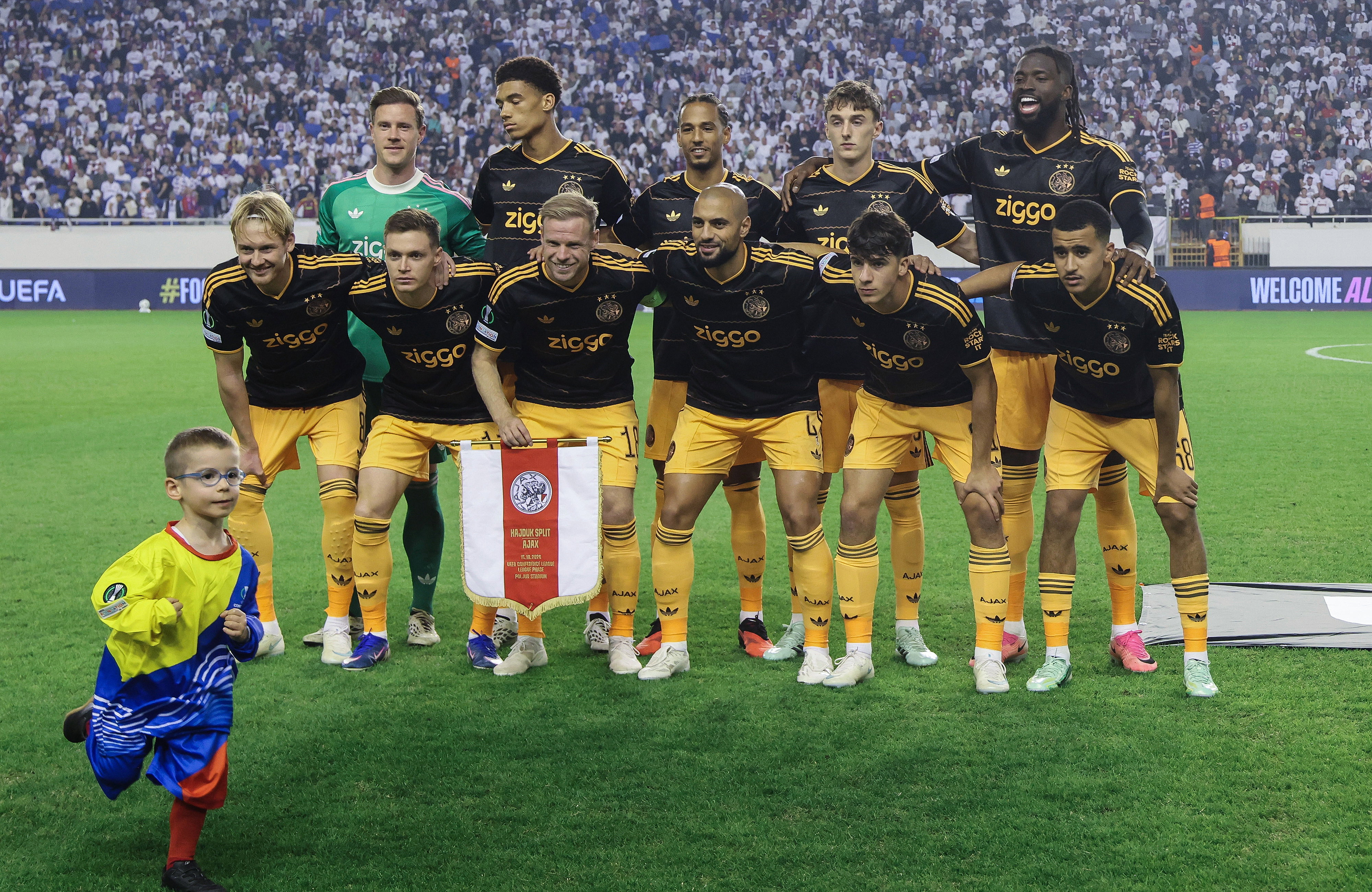 Elftalfoto van Ajax voor de Europese uitwedstrijd tegen Hajduk Split