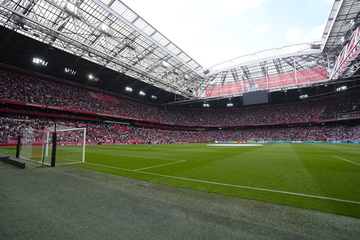 Het veld van Ajax ligt er uitstekend bij in de Johan Cruijff Arena