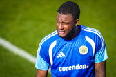 Riechedly Bazoer op de training van Curacao