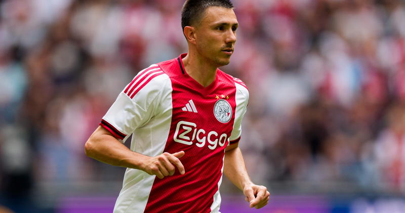 Steven Borst Steven Berghuis maakt borst nat: