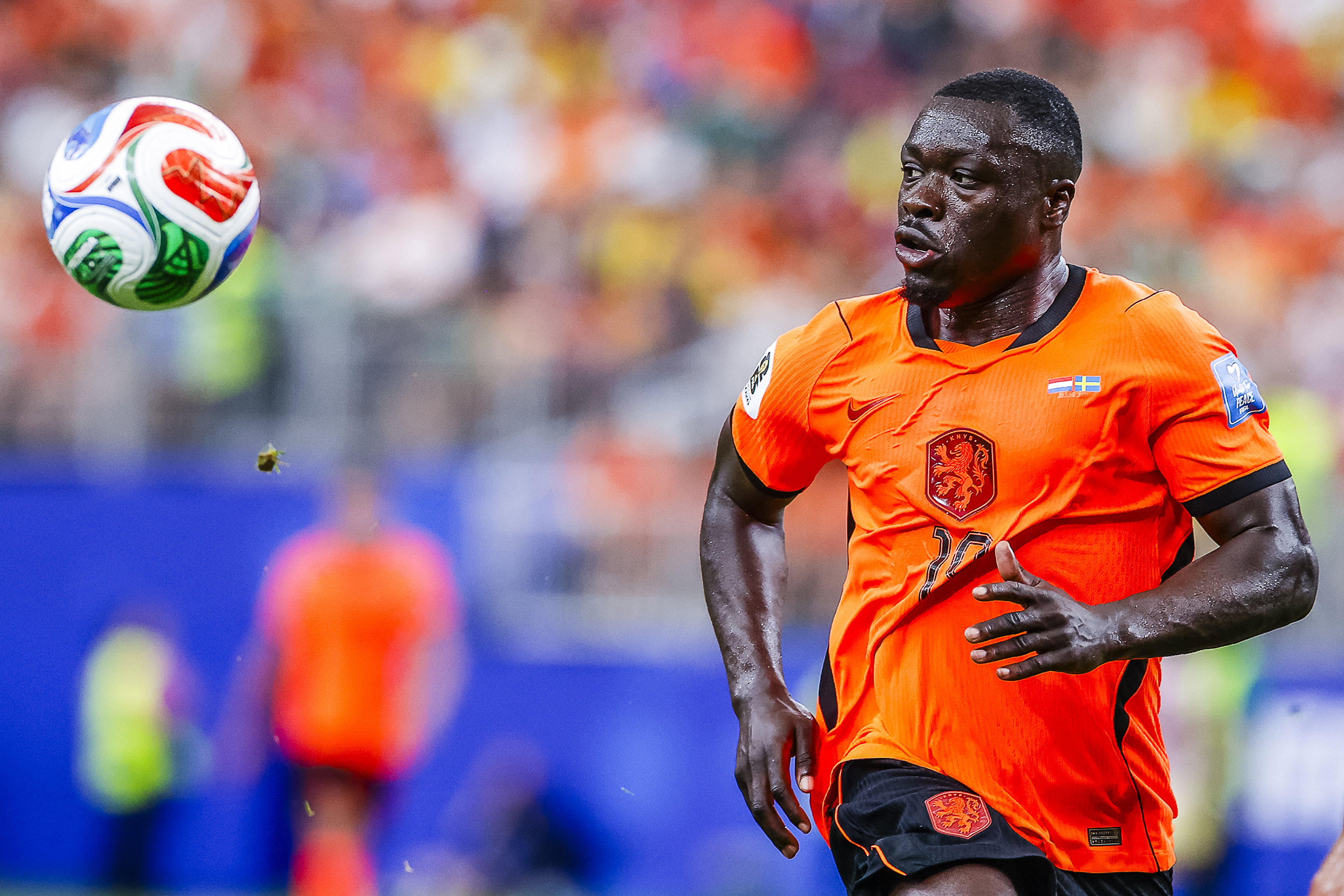 Brian Brobbey in actie bij Oranje