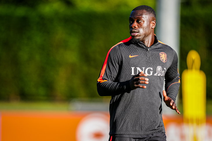 Brian Brobbey werkt zich in het zweet in Zeist
