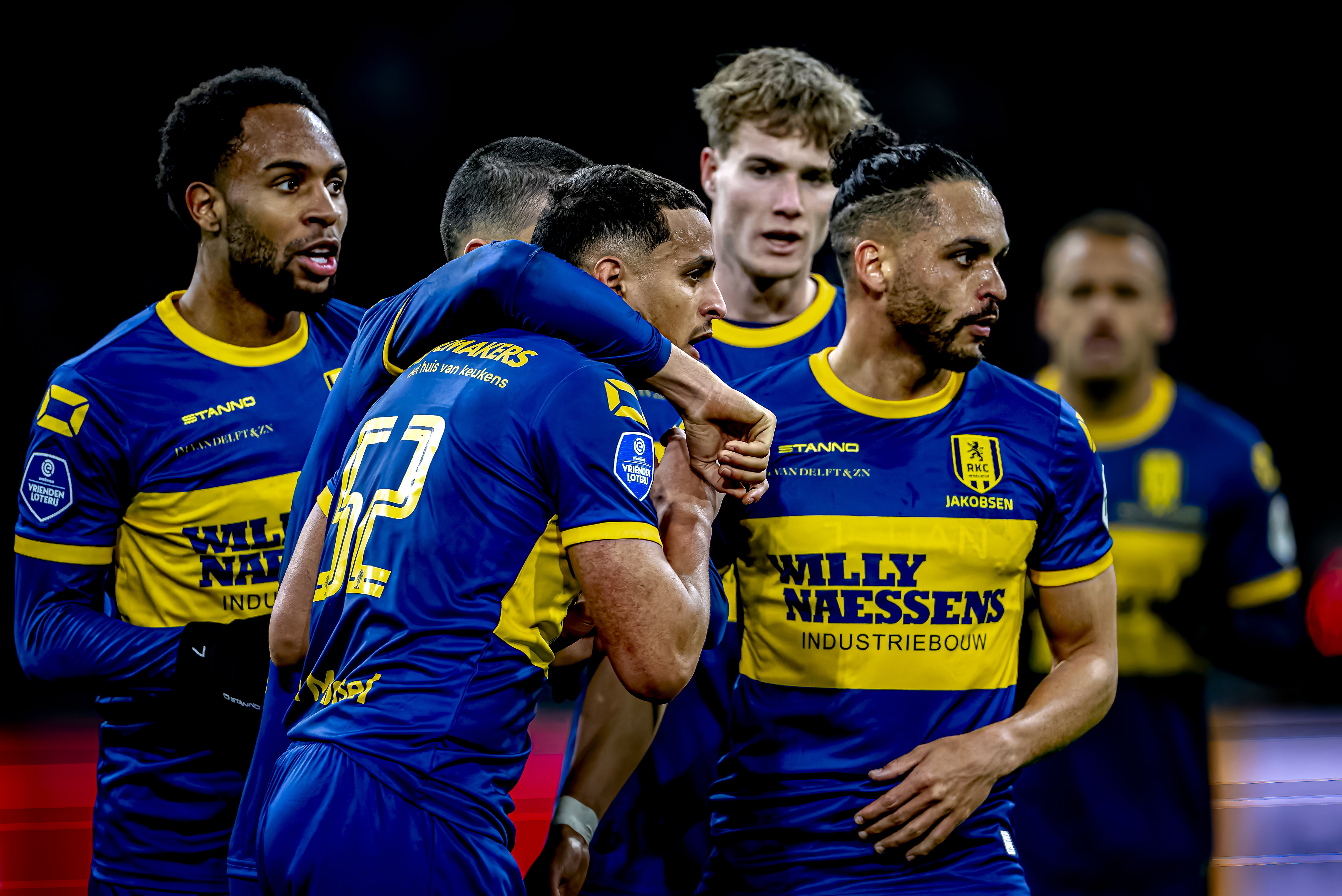 Denilho Cleonise en Mohamed Ihattaren vieren een treffer van RKC