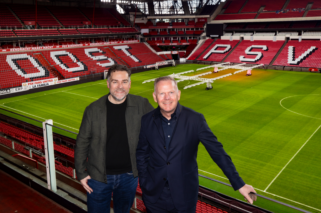 Klaas Dijkhoff en Robert van der Wallen in het Philips Stadion