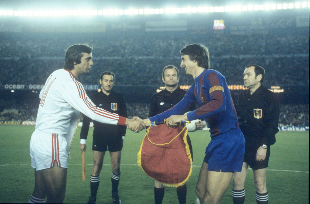 Willy van der Kuijlen en Johan Cruijff voor het duel tussen PSV en FC Barcelona