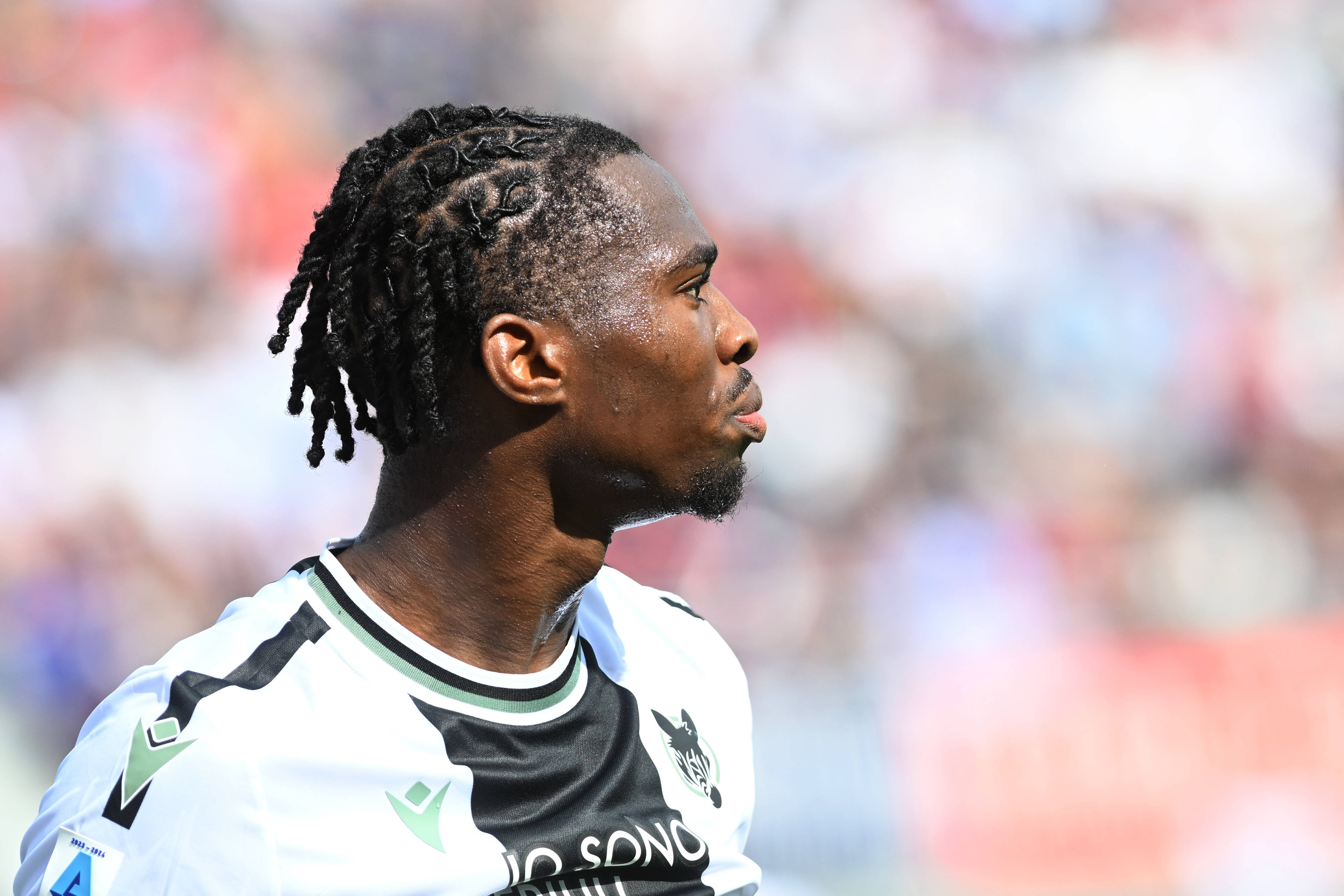 Ehizibue in het shirt van Udinese