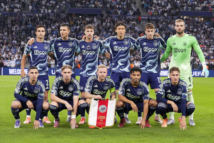 Elftalfoto van Ajax voor de wedstrijd tegen Olympique Marseille