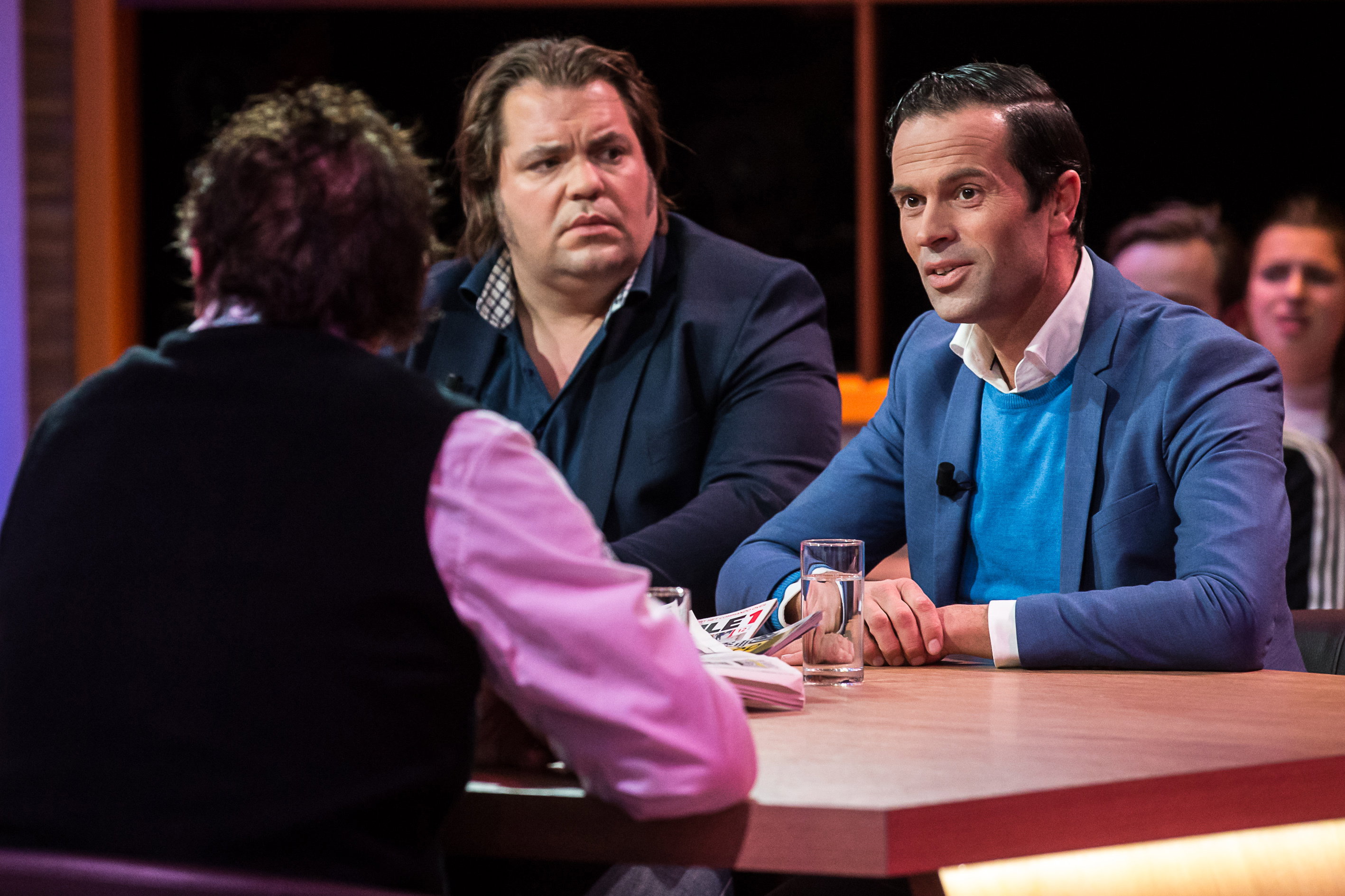 Frank Evenblij naast scheidsrechter Bas Nijhuis