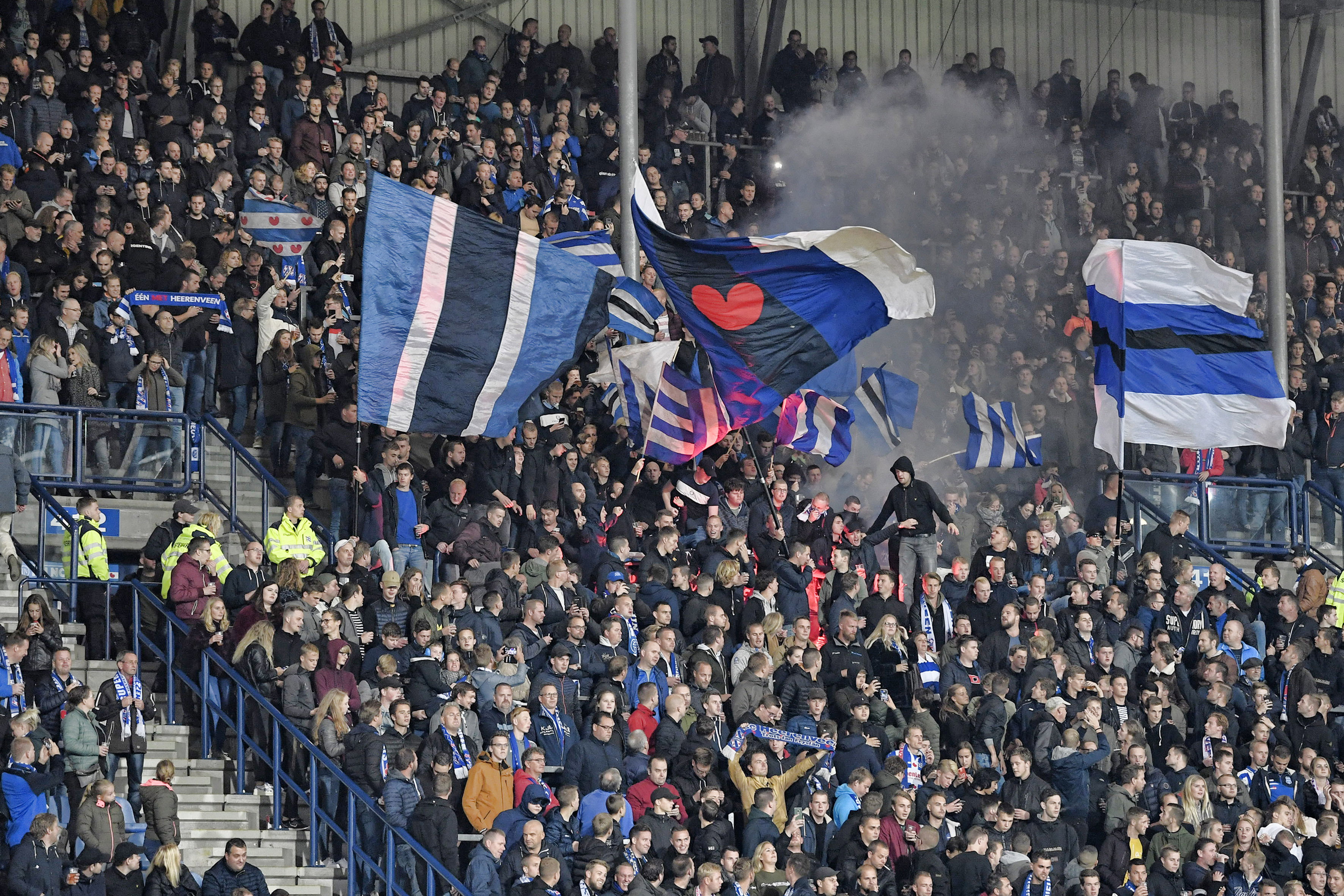 Sfeer bij de fans van SC Heerenveen